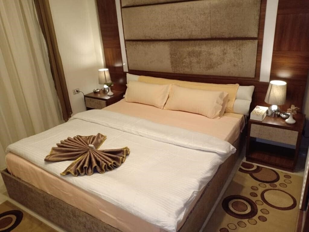 Отель Jewel Al Nasr Hotel & Apartments 4*