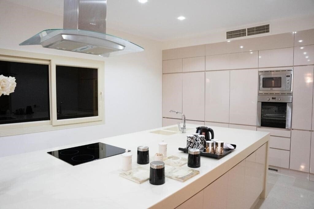 Фото Caves Beach Resort 5*