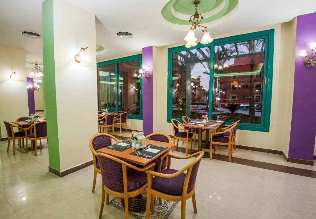 Фото Sun & Sea Hotel 3*