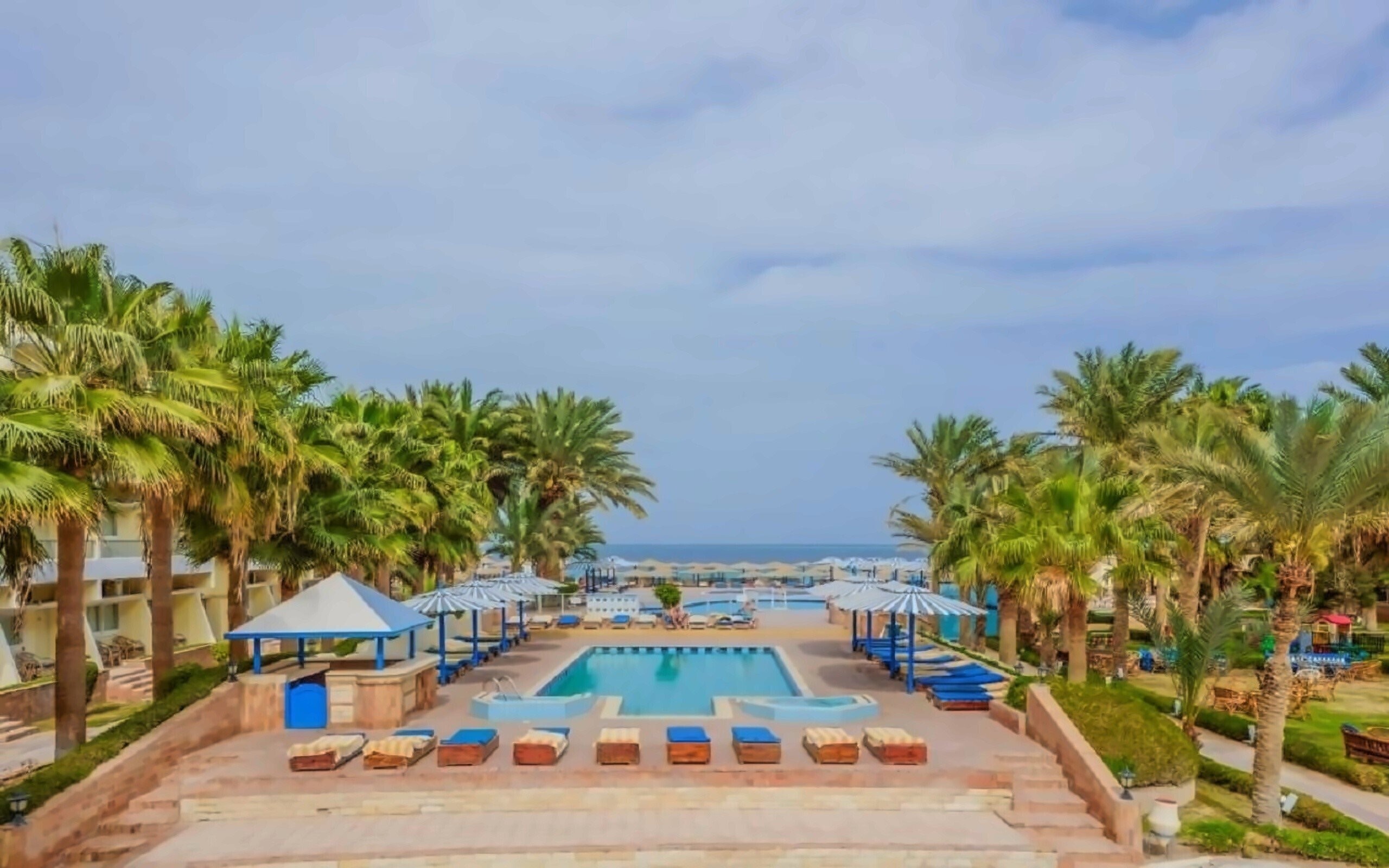 Отель Empire Beach Aqua Park 3*