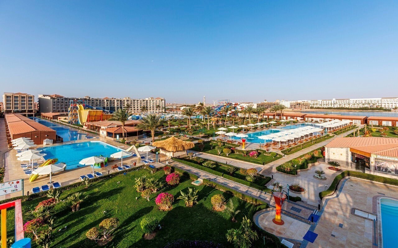 Отель Sunrise Solara Aqua Park Resort 4*