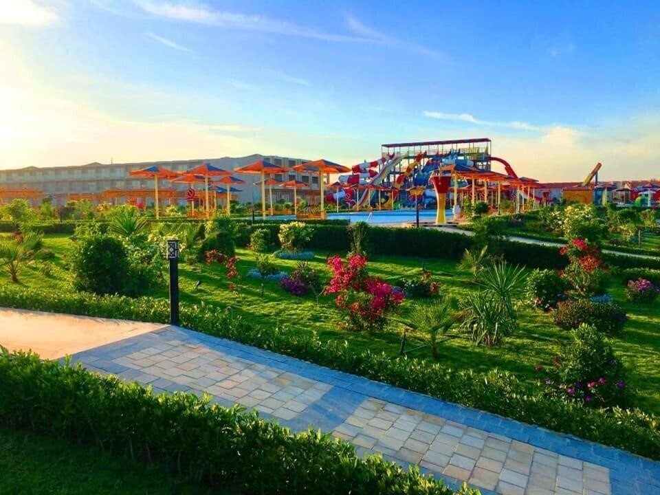 Hawaii Paradise Aqua Park Resort 5* фотосуреті