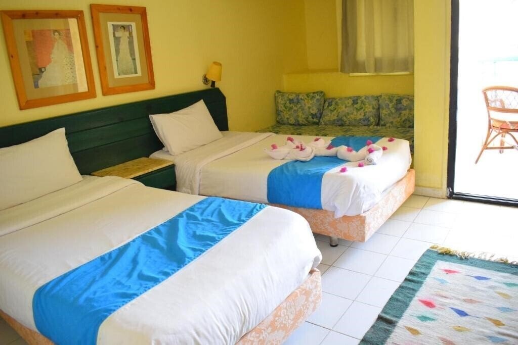 Фото Jewels La Perla Hotel (ex. La Perla) 3*