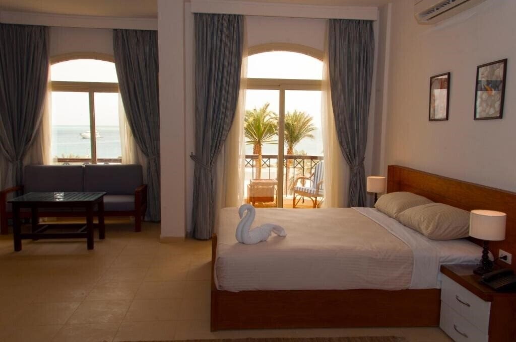 Фото Elaria Hotel 3*