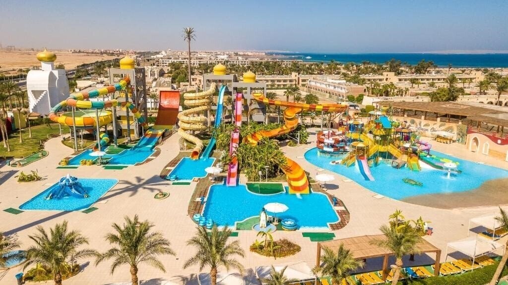 Отель Aladdin Beach Resort 4*