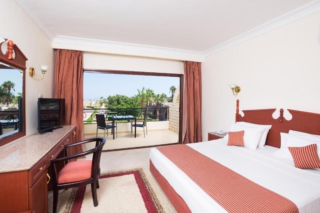 Aladdin Beach Resort 4* фотосуреті