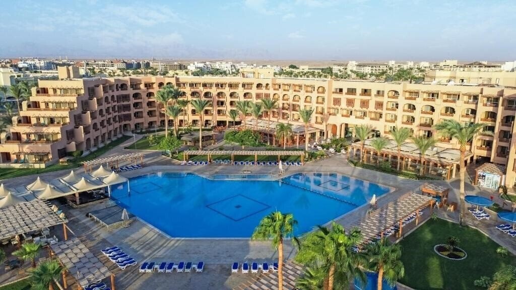 Отель Continental Hotel Hurghada 5*