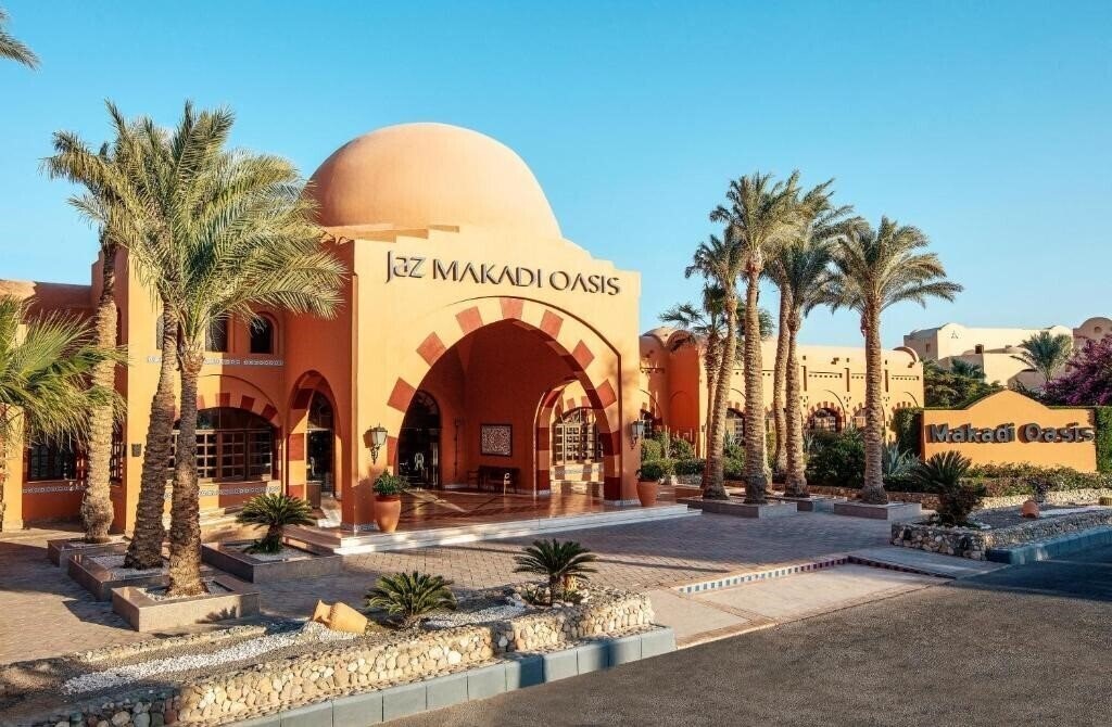 Отель Jaz Makadi Oasis Resort & Club 5*