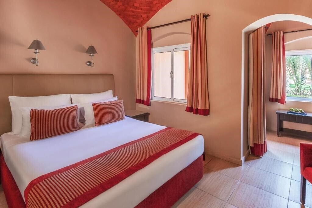 Картинка Jaz Makadi Oasis Resort & Club 5*