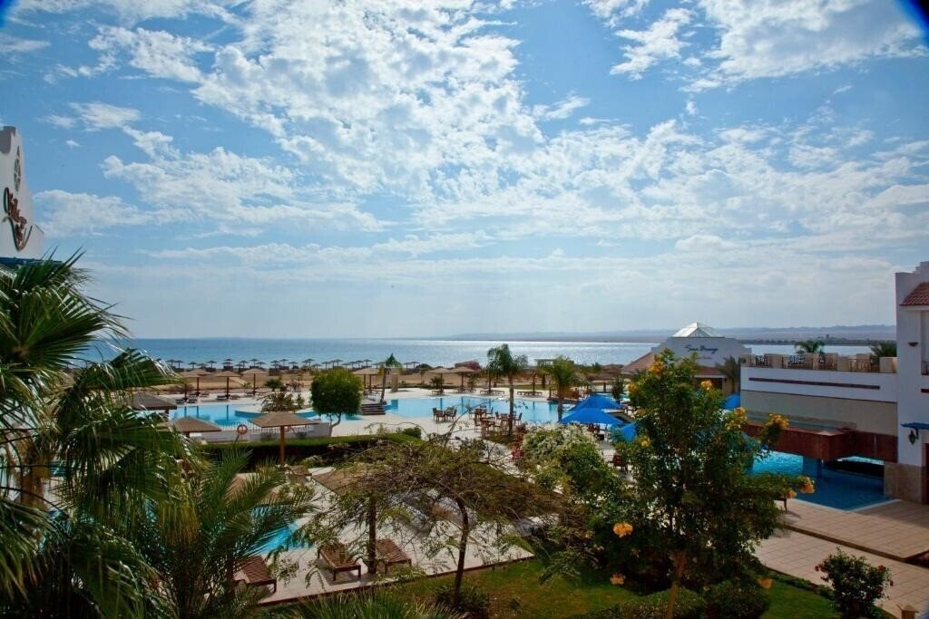 Lahami Bay Beach Resort & Gardens 4* қонақ үйі
