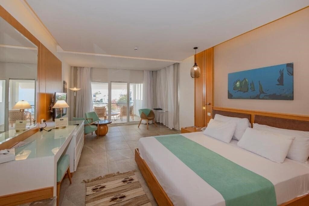 Фото Lahami Bay Beach Resort & Gardens 4*