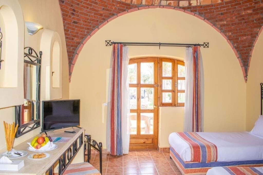 Protels Crystal Beach Resort (ex. Bliss Abo Nawas Resort, Crystal Beach Resort) 4* суреті