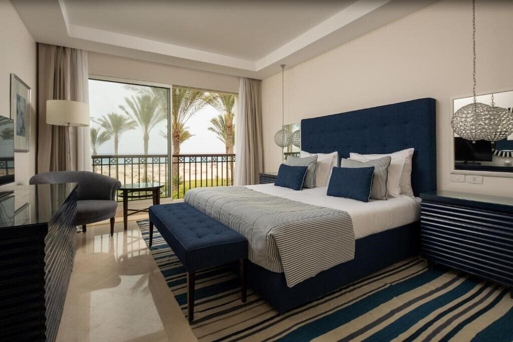 Фото Jaz Elite Crystal Almaza Bay 5*