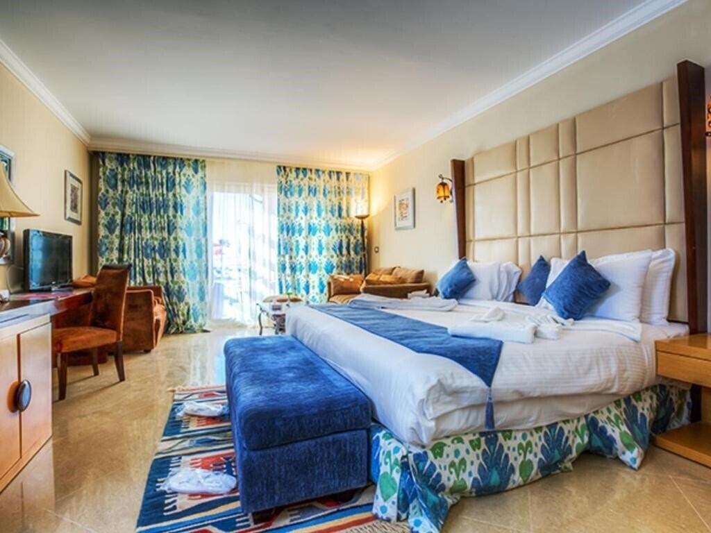 Фото Porto Matrouh Beach Resort 5*