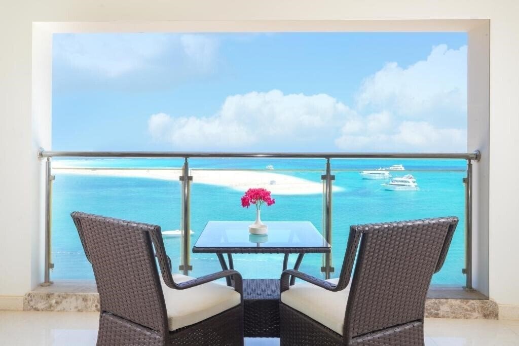 Triumph White Sands 4* суреті