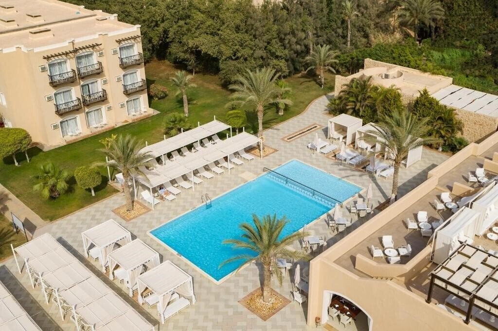 Отель JAZ Neo Almazino Almaza Bay 4*