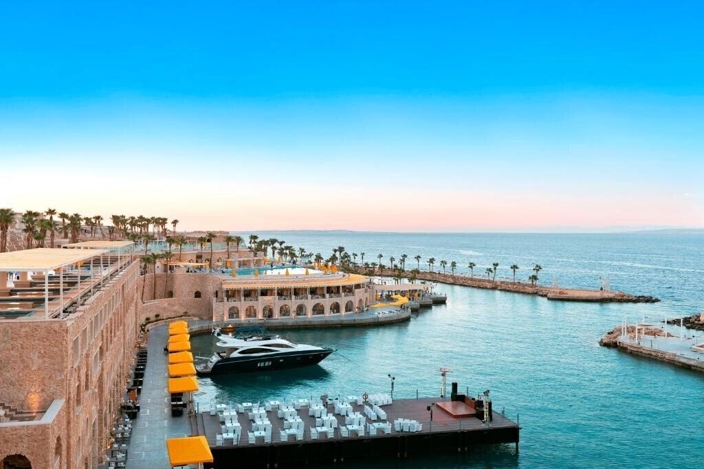 Отель Pickalbatros Citadel Resort Sahl Hasheesh 5*