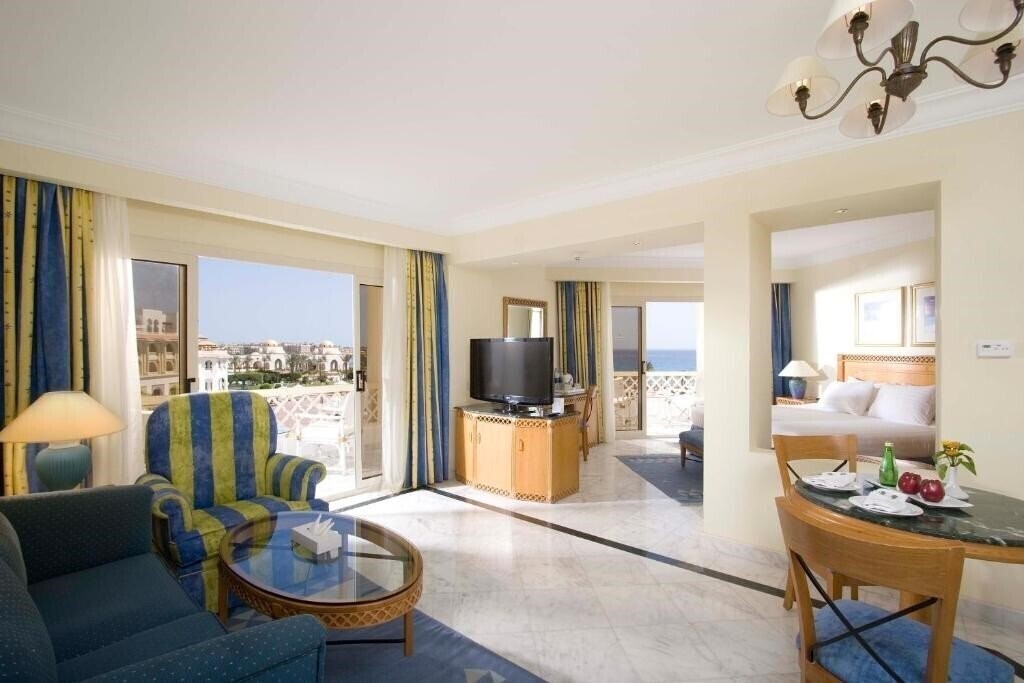 Фото Old Palace Resort 5*