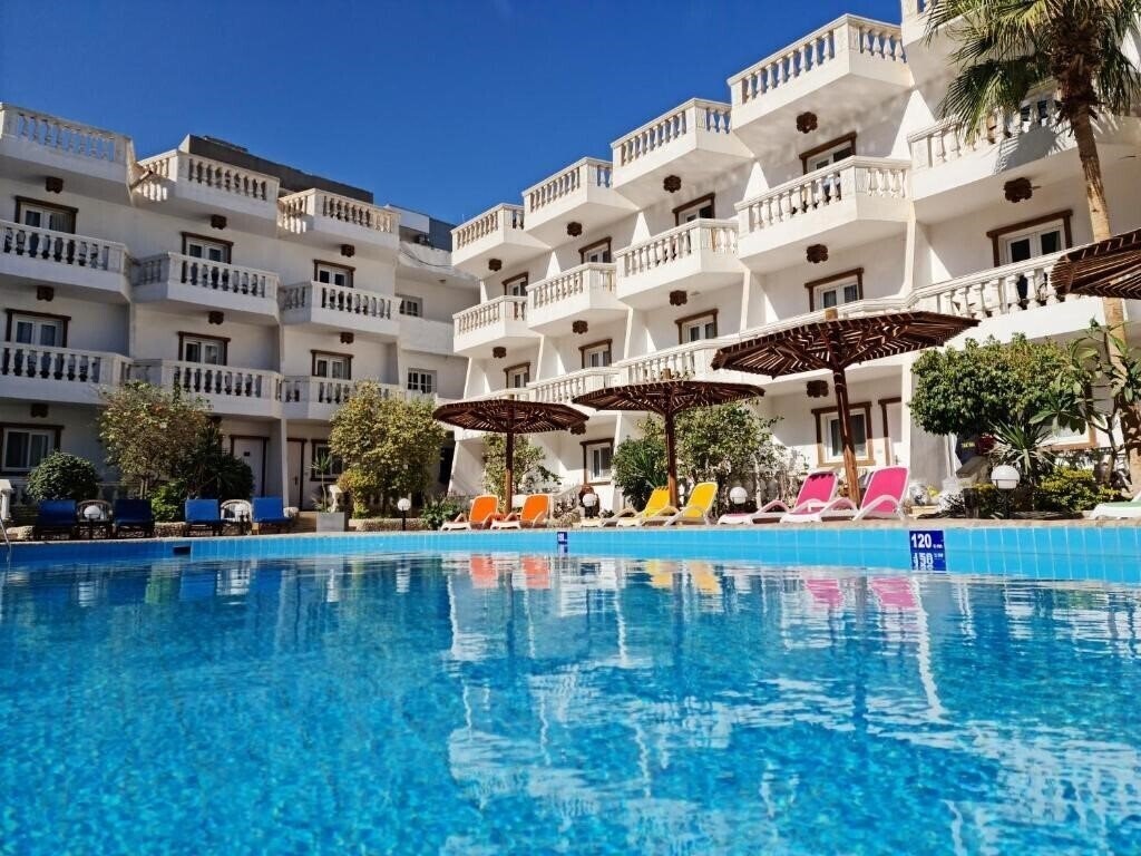 Отель Zak Inn 3*