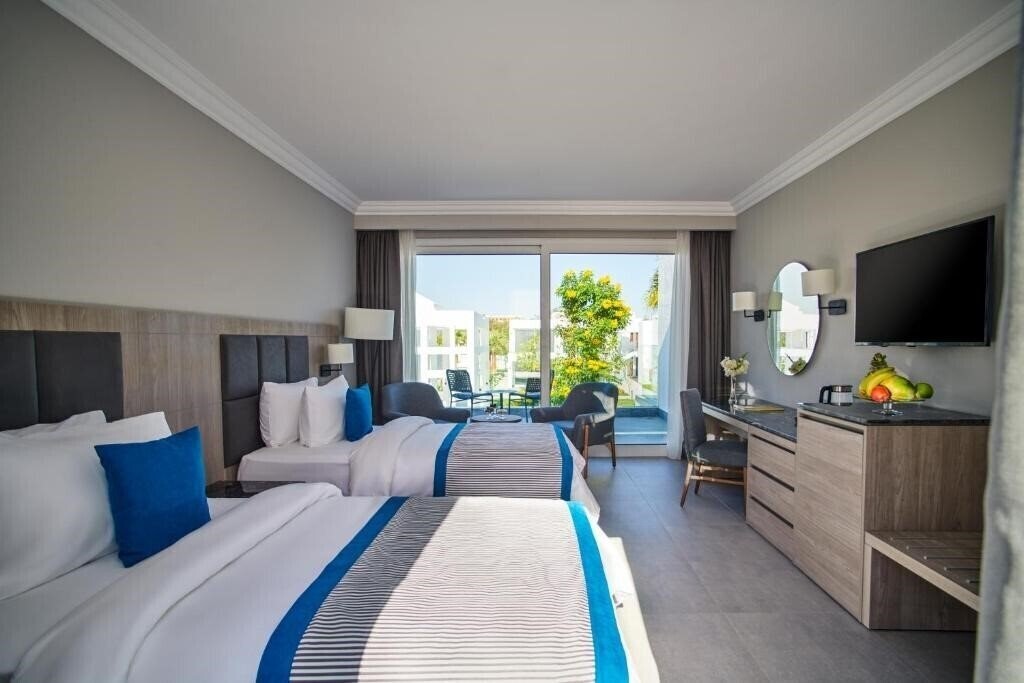 Фото Maritim Jolie Ville Resort & Casino 5*