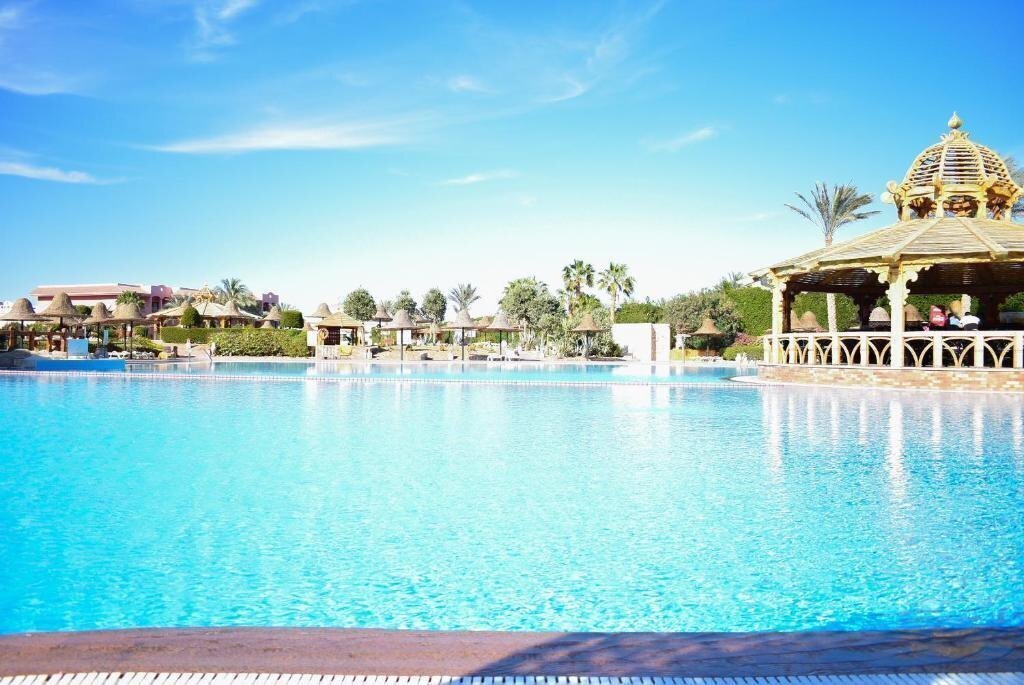 Parrotel Aqua Park Resort (ex. Park Inn Resort; Golden Resort) 4* қонақ үйі
