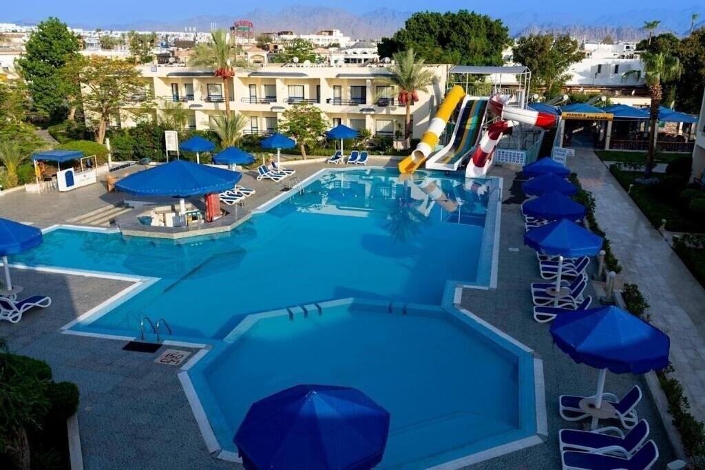 Отель Cataract Resort 4*