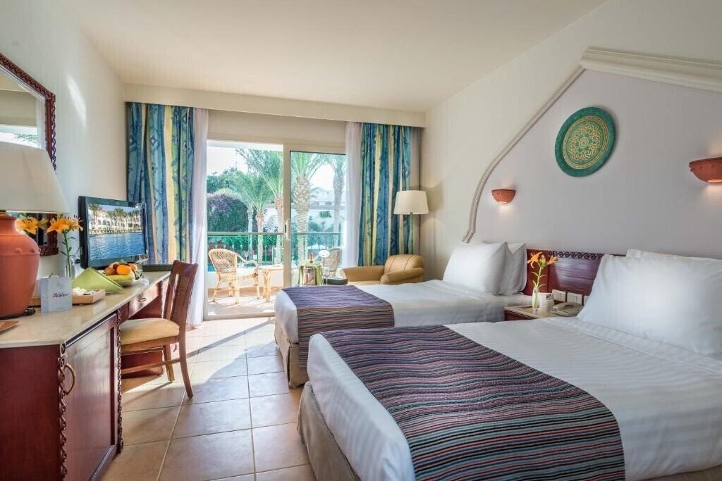 Фото Baron Palms Resort 5*