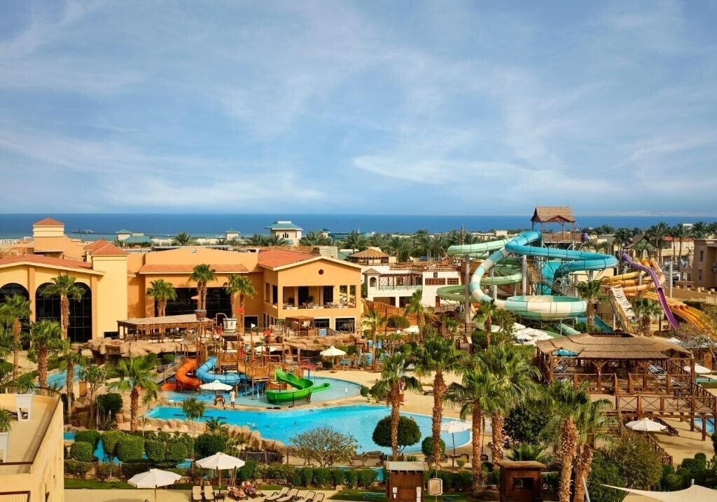 Отель Coral Sea Aqua Club 4*