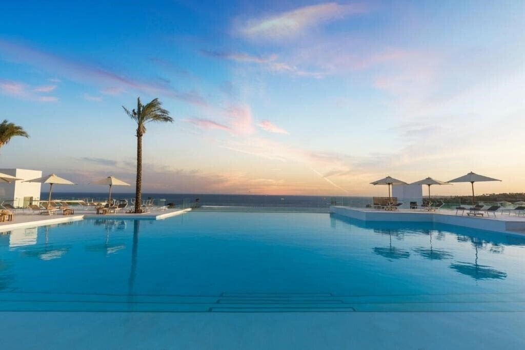Отель Sunrise White Hills Resort 5*