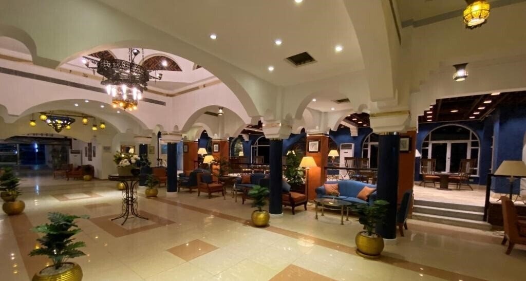 Aida Hotel 3* суреті