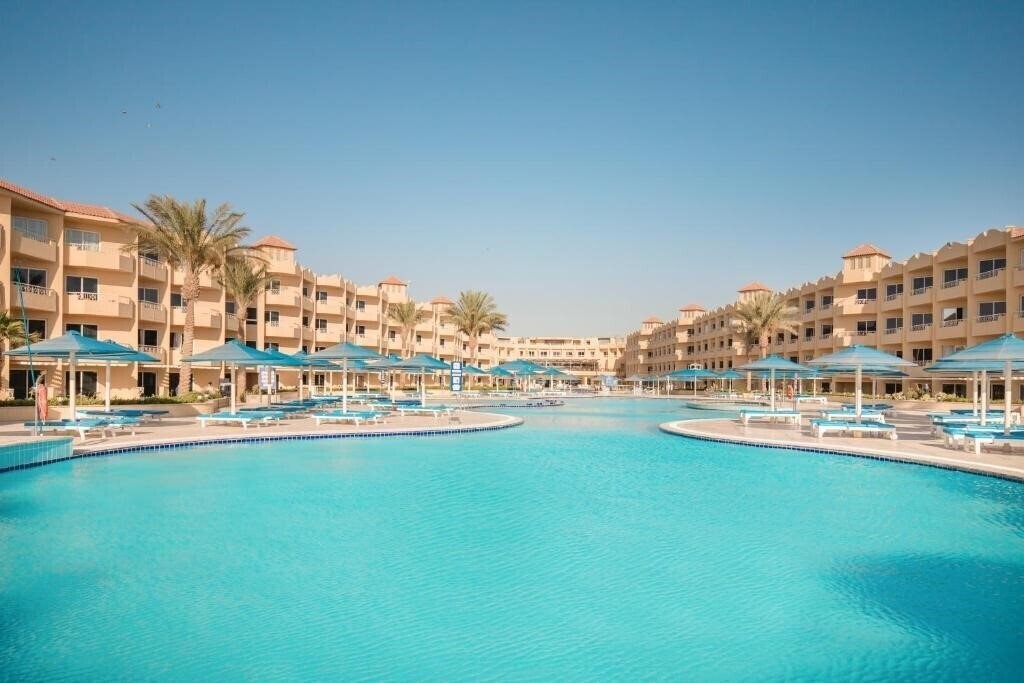 Отель Amwaj Beach Club Resort (ex. Amwaj Blue Beach Resort, Pickalbatros Beach Club) 4*