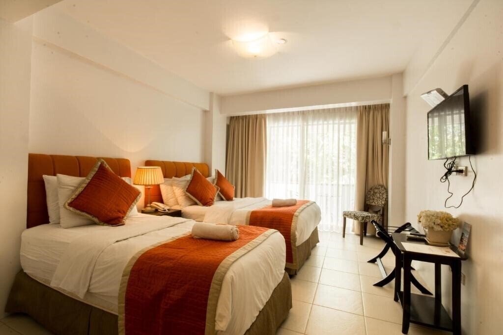 White House Beach Resort 3* суреті