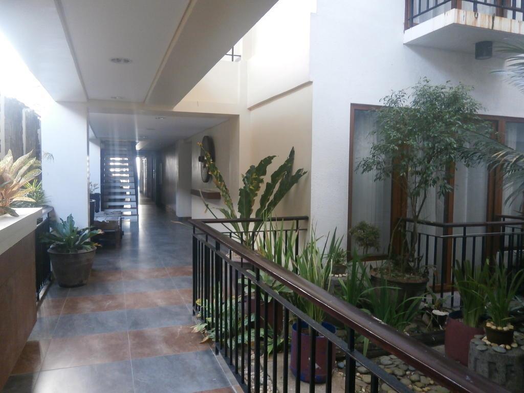 Crown Regency Beach Resort 3* суреті