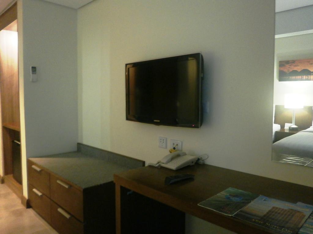 Crown Regency Beach Resort 3* суреті