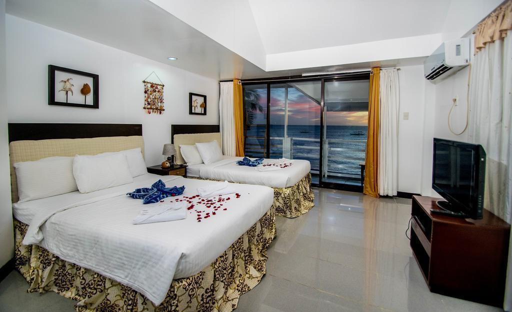 Картинка The Beach House Boracay 4*