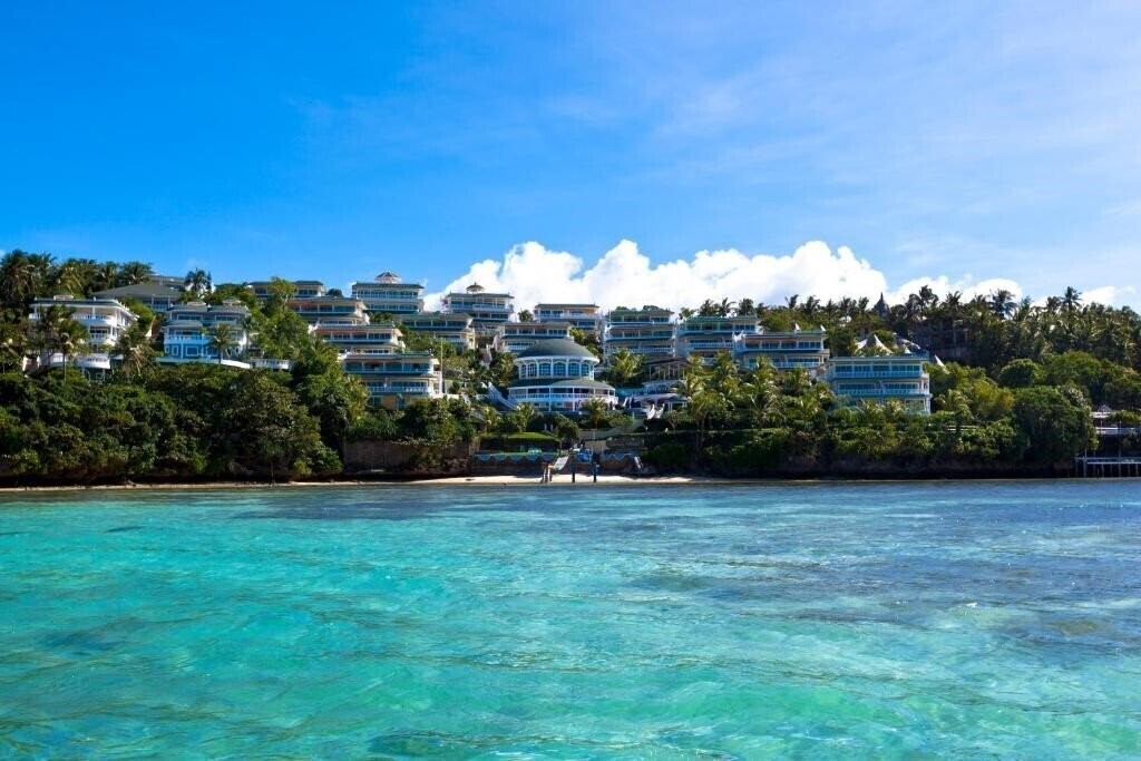 Monaco Suites De Boracay 5* қонақ үйі