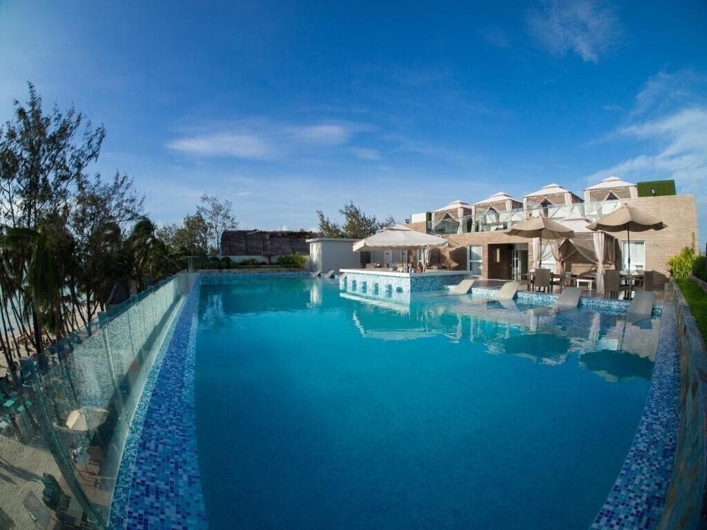 Фотография Boracay Uptown 4*