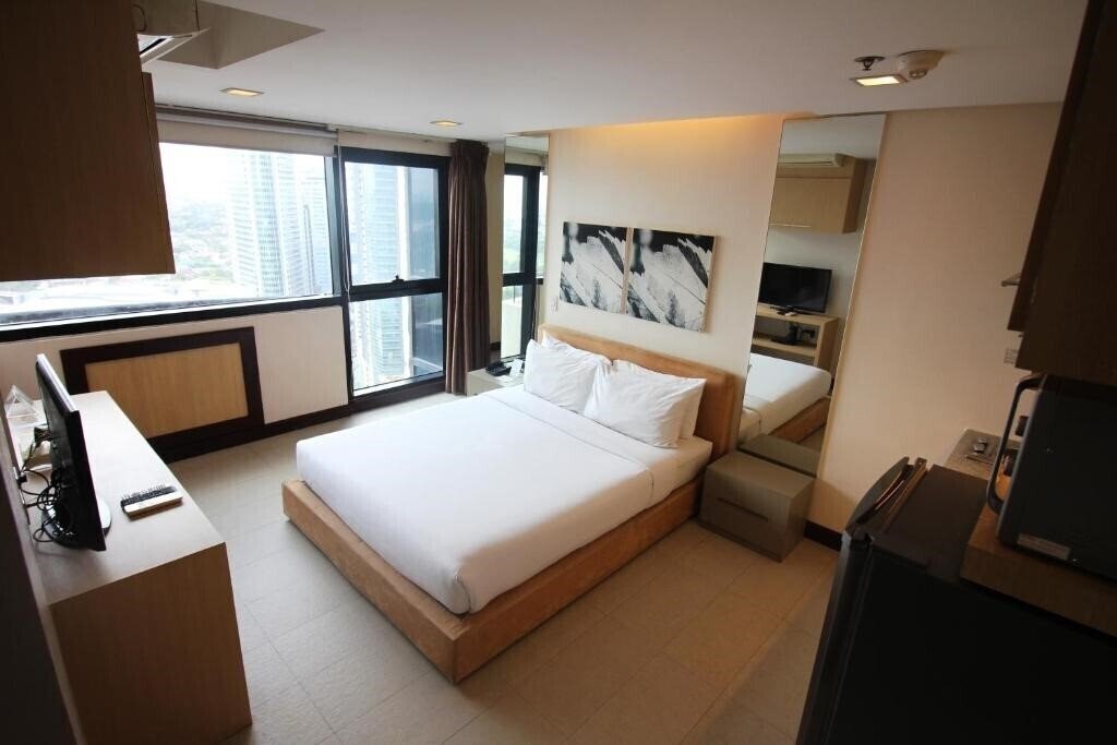 Отель Bsa Twin Towers 3*