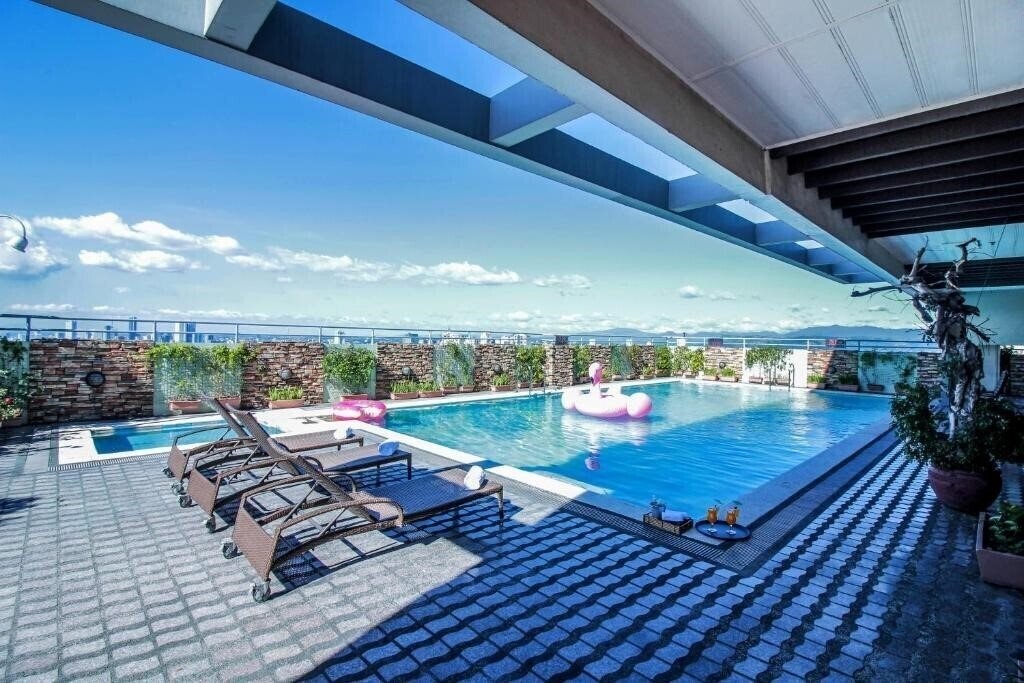 Greenhills Elan Hotel Modern 3* фотосуреті