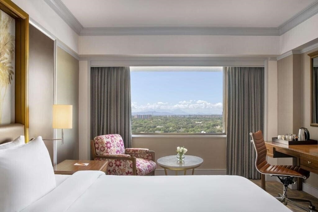 Dusit Thani Manilla 5* суреті