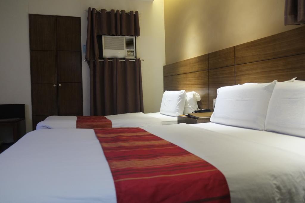 Castle Peak Hotel 3* суреті