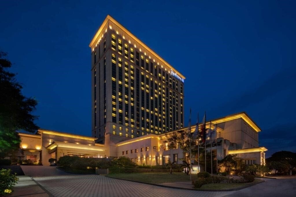 Отель Radisson Blu Hotel Cebu 4*