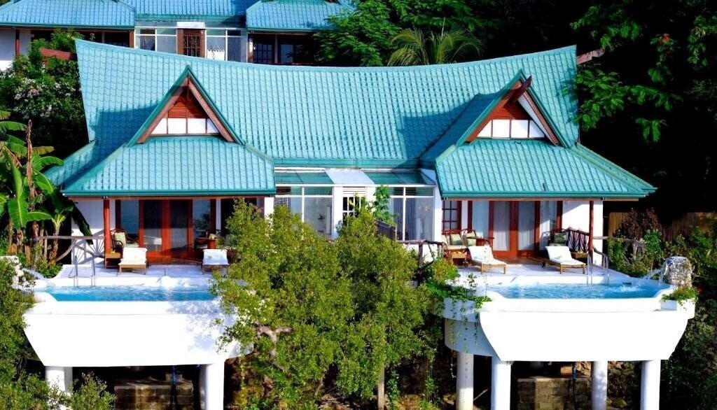 Отель Badian Island Resort & SPA 5*