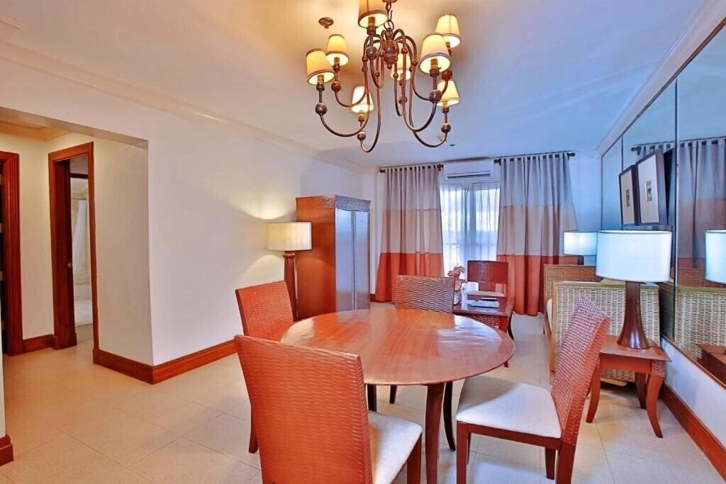 Картинка Crown Regency Suites - Mactan 3*