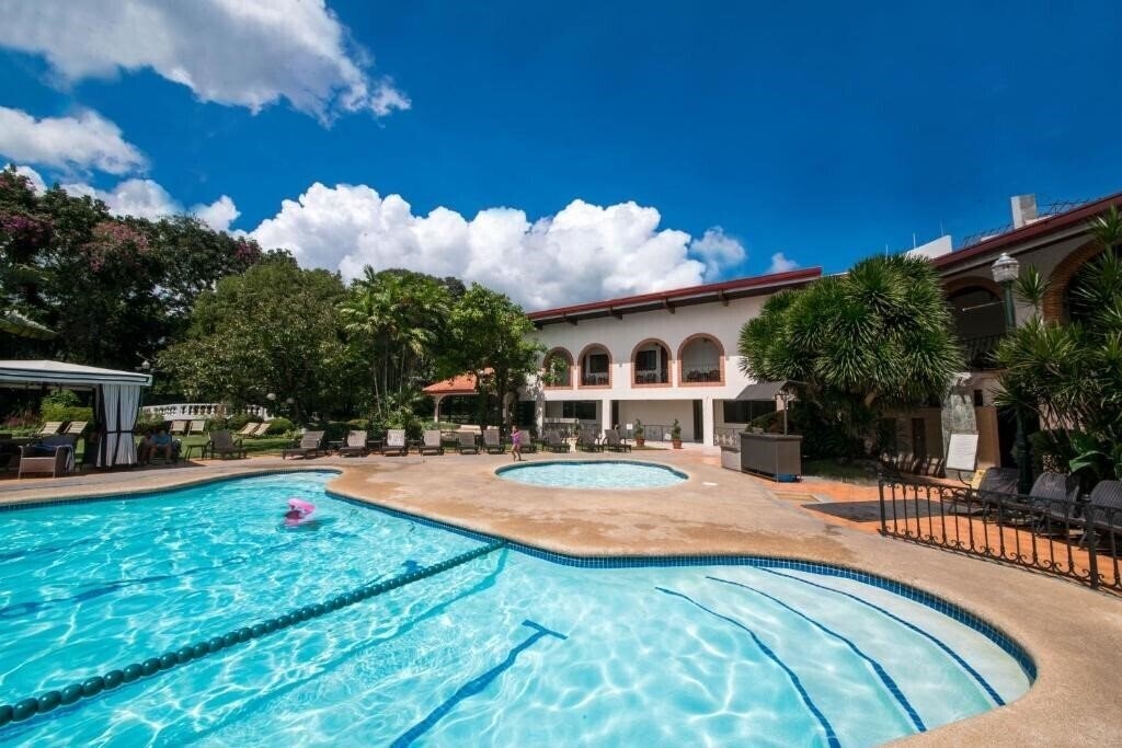 Фотография Montebello Villa Hotel 3*