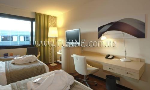 Hilton Helsinki-Vantaa Airport 5* фотосуреті