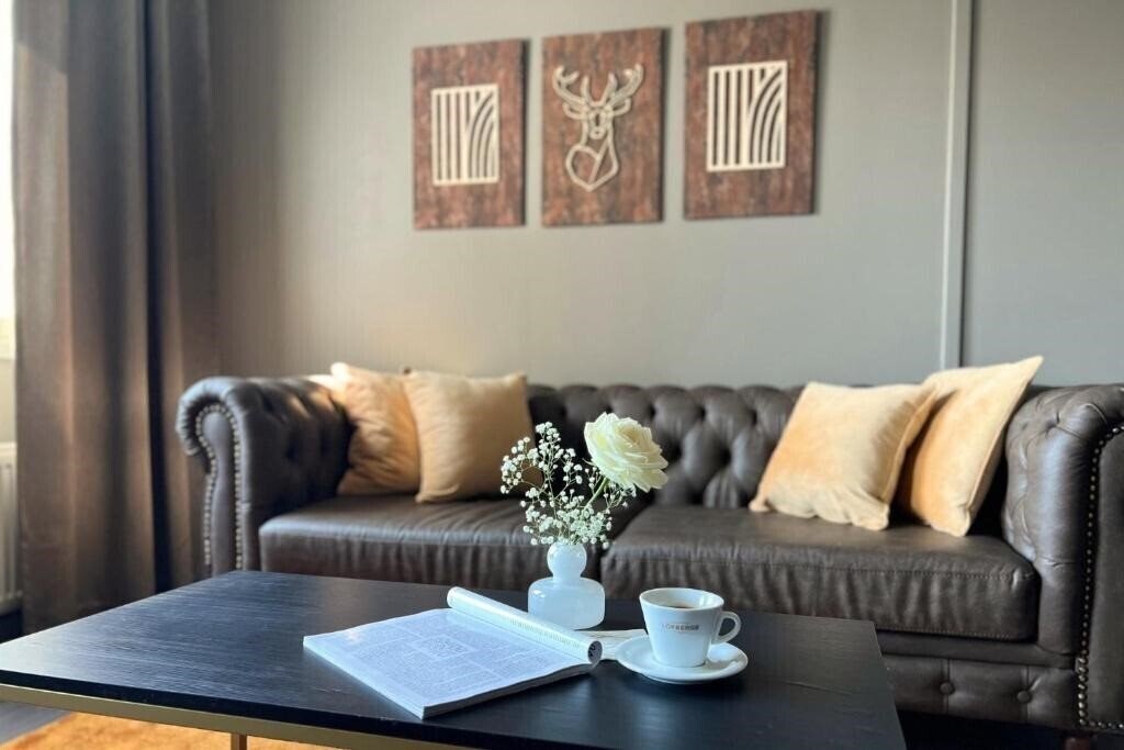 Отель Hotel Golden Circle Suites 4*