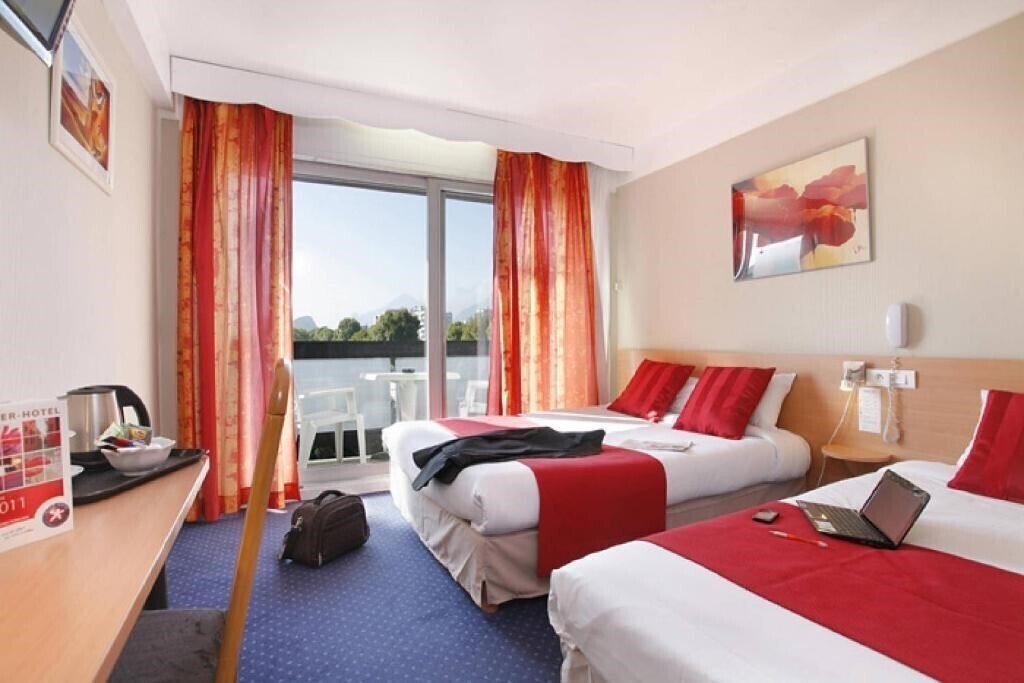 Фото The Originals City, Hotel Villancourt, Grenoble Sud 3*