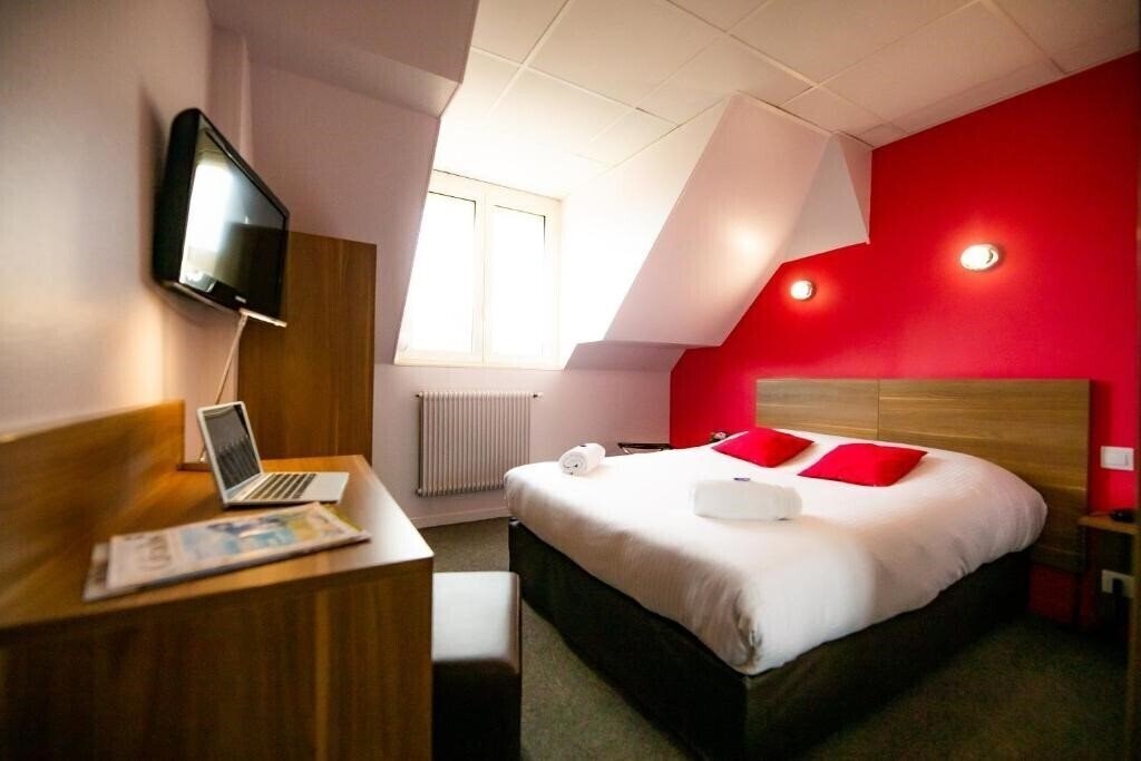 Отель Logis Hotel Du Chateau 3*