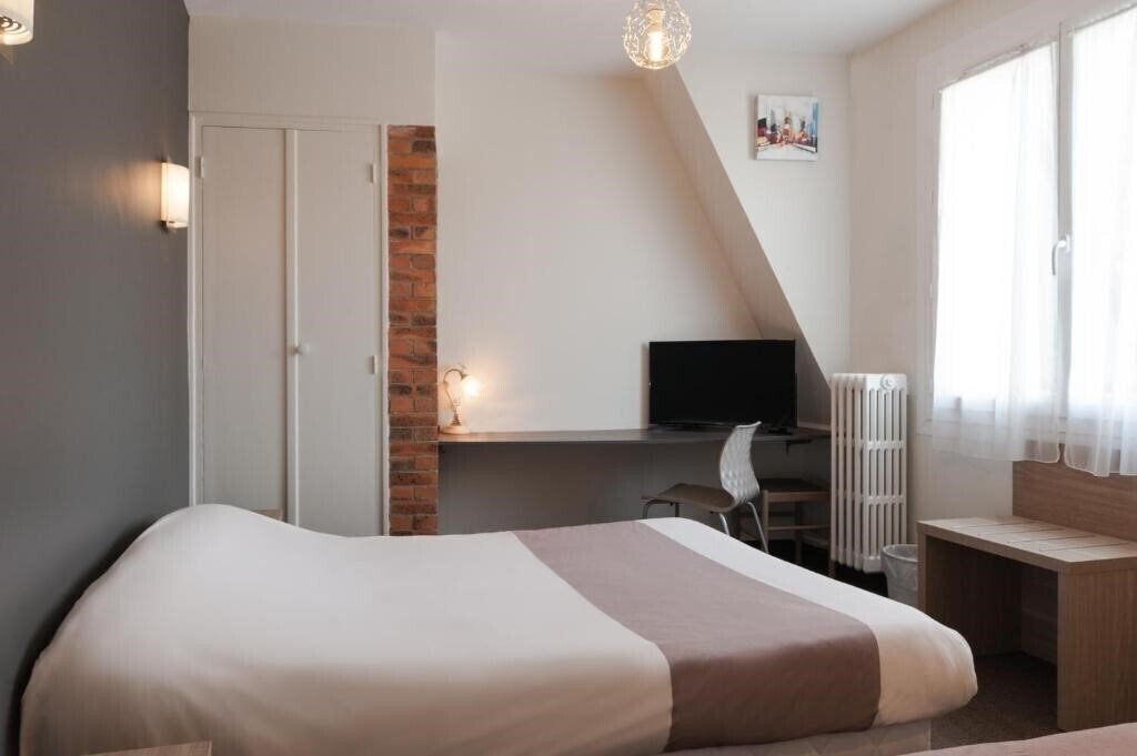 Фото The Originals City, Hotel Le Savoy, Caen (ex. Inter-Hotel Le Savoy) 3*